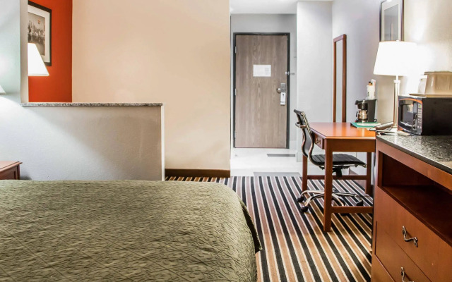 Quality Suites I-44