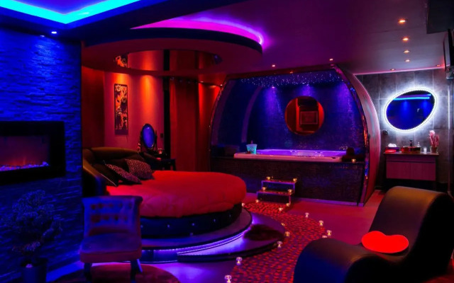 L'Insolite Spa Privatif ''Suite Luxueuse-Jacuzzi"