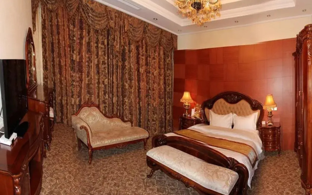 Zhongchang Building (Changchun Railway Station)