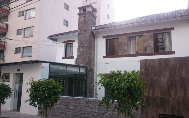 Hotel + Arte