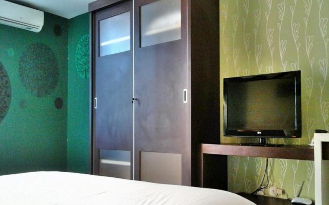 Comfy Studio at High Point Serviced Apartment