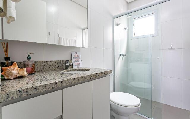 Ótimo apto só 10min da praia de Jurerê SGA202