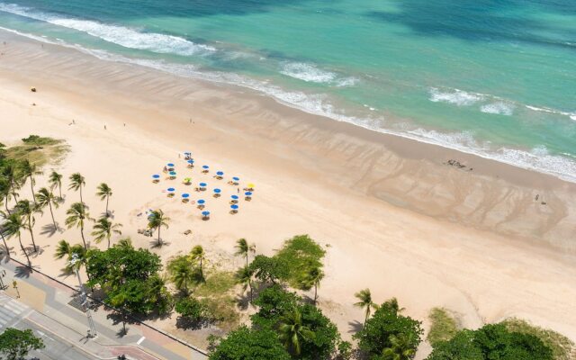 RAD2704 Fine oceanfront flat Boa Viagem