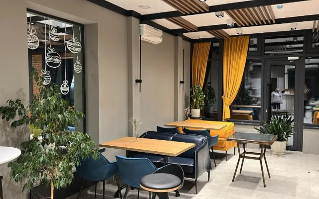 Hotel 78