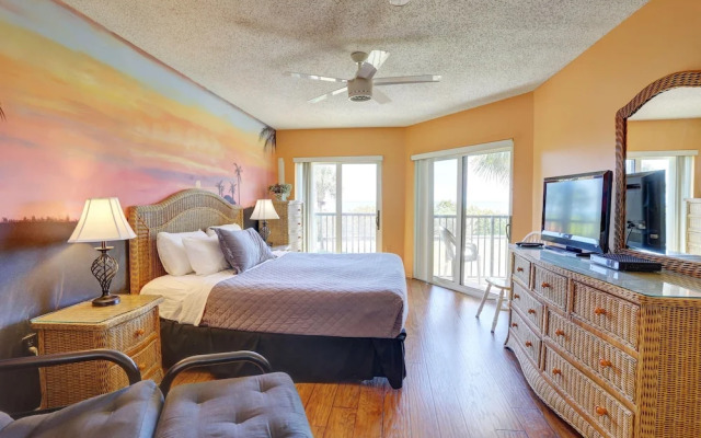 Land's End 11-202 Beach Front