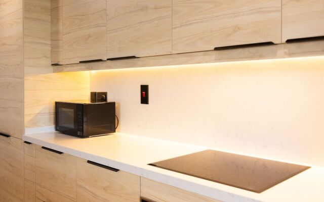 Lux 5BR Townhouse in Balqise Residence