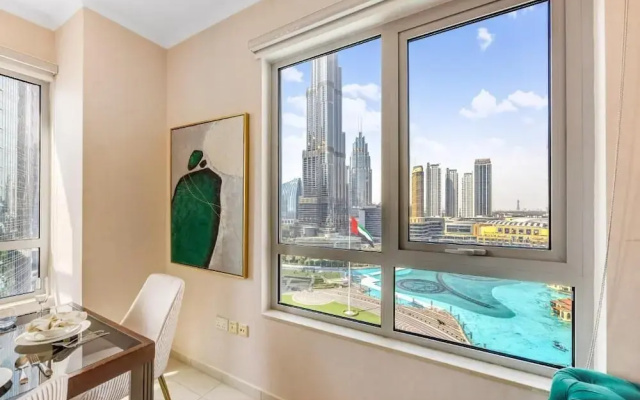 Durrani Homes – Minimal Luxe 3BR with Burj Khalifa and Fountain View (third room without partition)