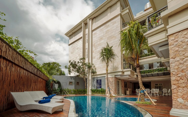 Alron Hotel Kuta Powered by Archipelago
