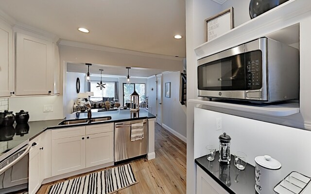 80courts 2 Bedroom Condo