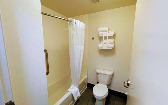 Hampton Inn & Suites Pensacola I-10 N at Univ. Town Plaza