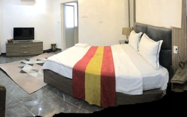 Queen Mộ Lao Hotel