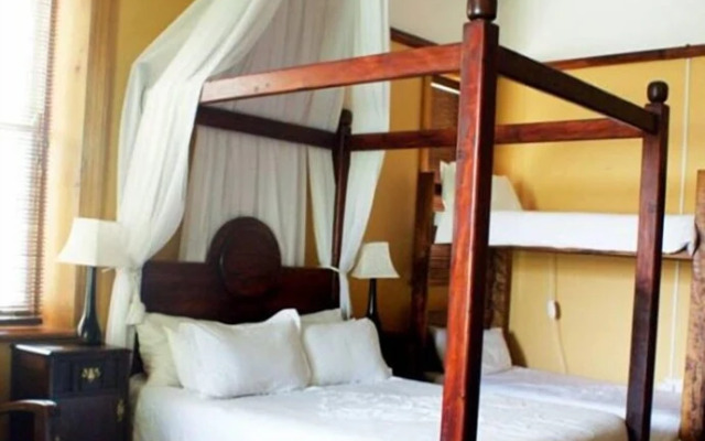 Shady Pines Guest House