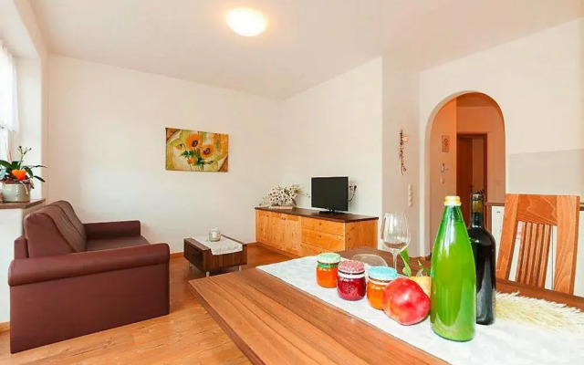 Apartment in Naz-sciaves With Garden