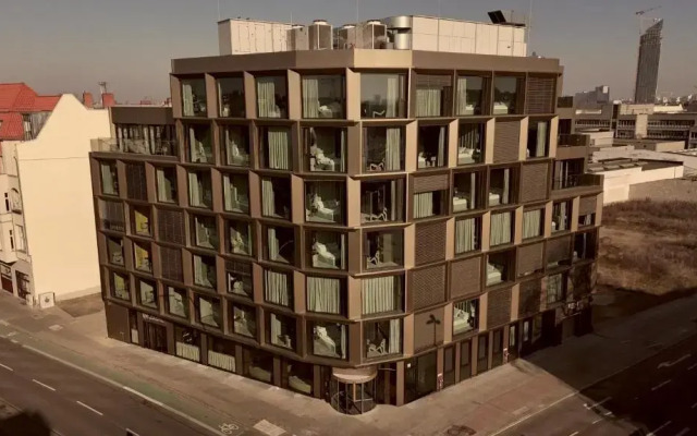 Bellman Hotel