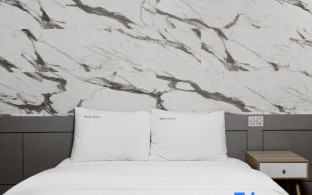 Yeosu Hotel Manhattan