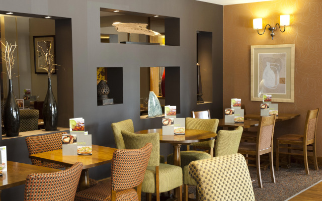 Premier Inn Bristol Cribbs Causeway - M5 J17