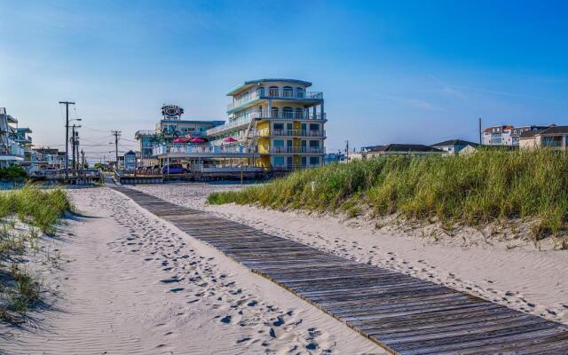 Paradise Oceanfront Resort