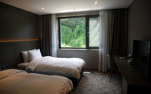 Mudeungpark Hotel