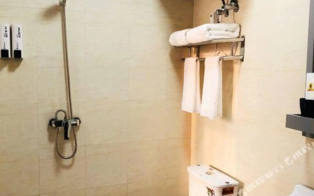 Super 8 Hotel (Shenyang Shenliao Road Industrial University)