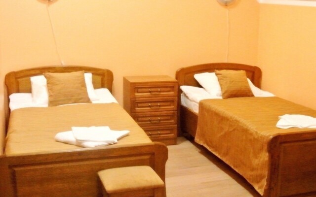 Üksik Rüütel Hotel