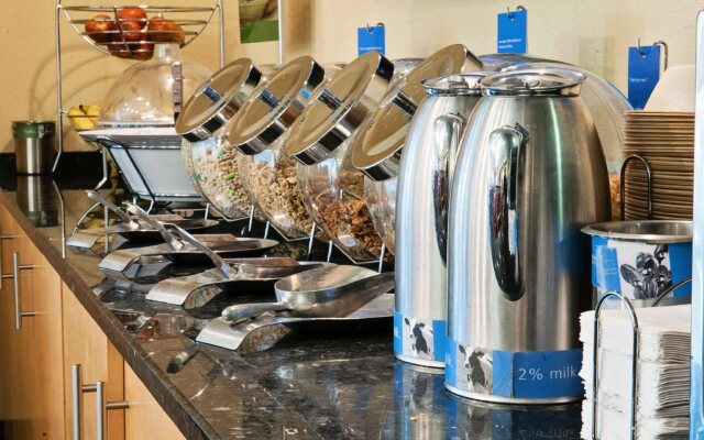 Hampton Inn Louisville-Airport