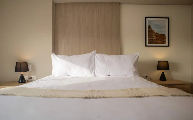 w Impressive 2BR With Balcony in Miraflores