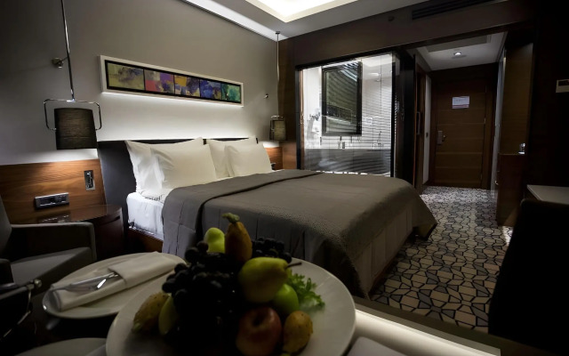 Royal Stay Palace Hotel