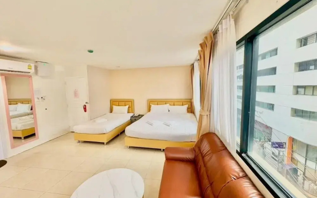 ABCYQ Hotel