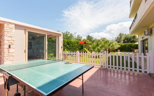 Eva & Dimitrios Villas, By ThinkVilla