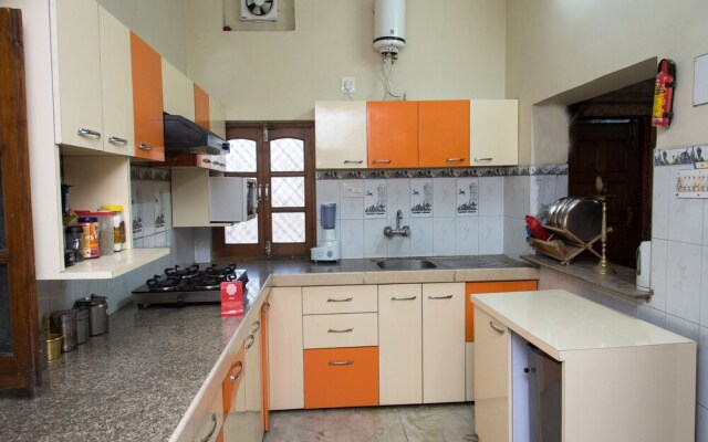 OYO Home 12830 Charming 3BHK