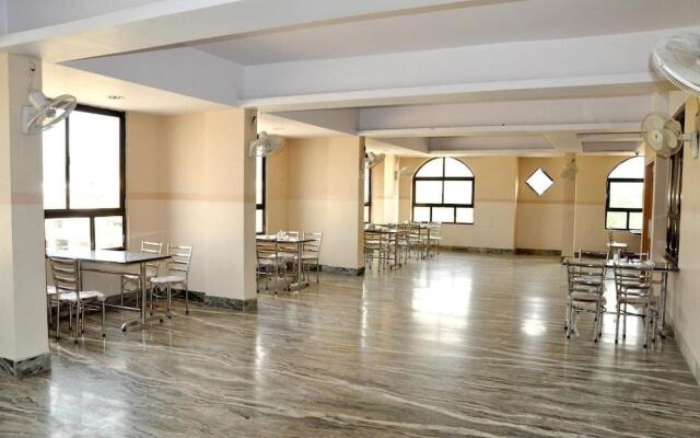 Hotel Kirti Plaza