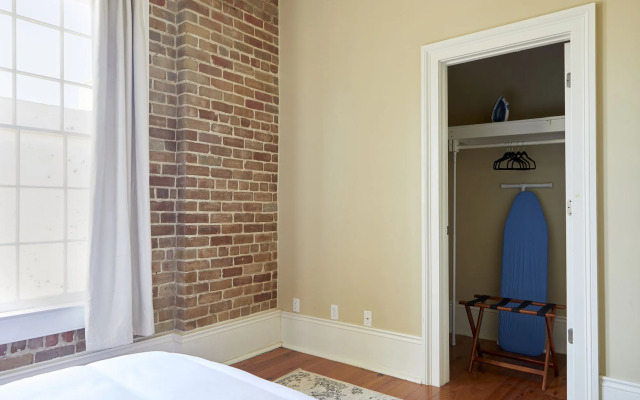 Bright 1BR in Irish Channel by Sonder
