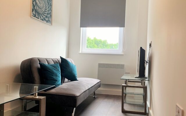 Top Floor - Serviced Apartments