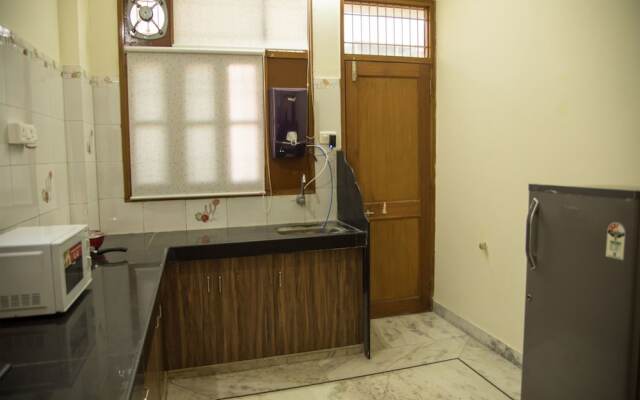 OYO 11933 Home Classic 3BHK near Geetanjali Hospital