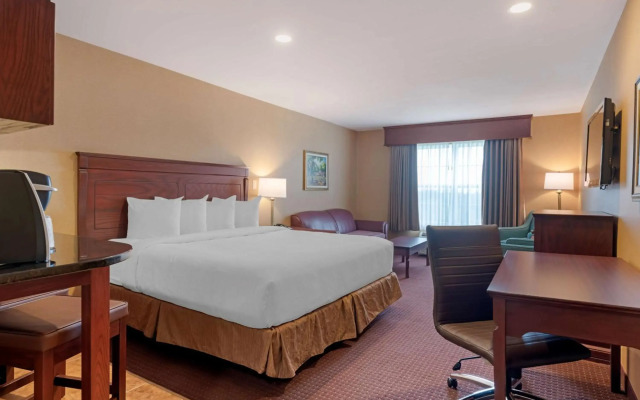 Best Western Plus Fredericton Hotel & Suites