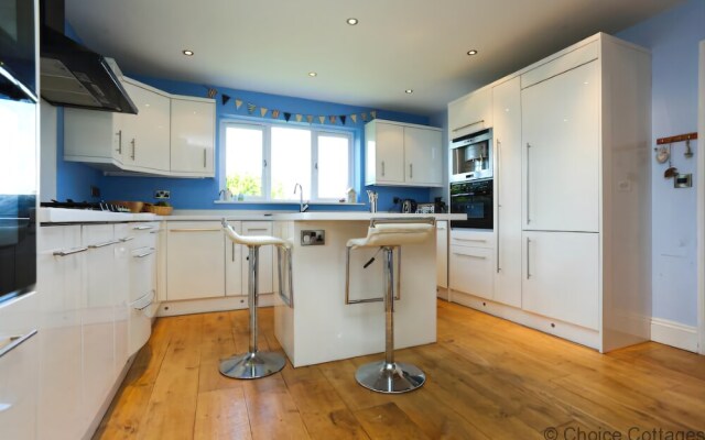 Croyde Waves 4 Bedrooms