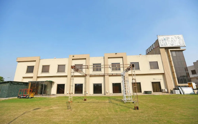 OYO 9642 Hotel Mohan Vilaas