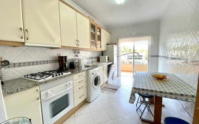 Vilamoura Typical 2 With Pool by Homing