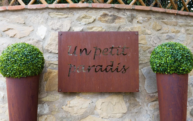 Un Petit Paradis