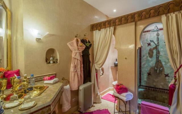 Room in BB - Riad Anabel - Rose Suite