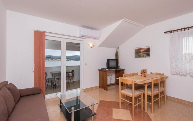 Amazing Apartment in Kuciste-perna With 2 Bedrooms and Wifi