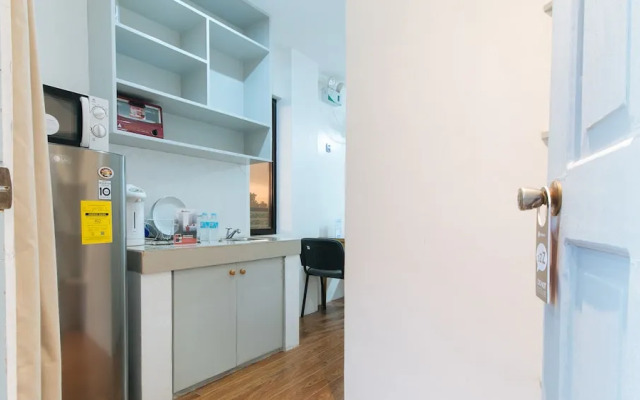 RedDoorz Plus @ Ruby Las Pinas Weekly Stay