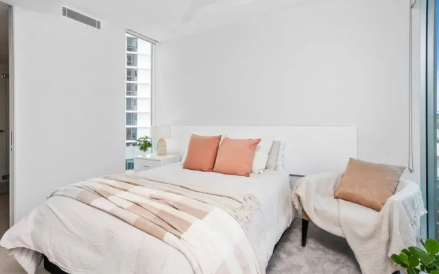 Luxury Beachfront Stay in Kirra