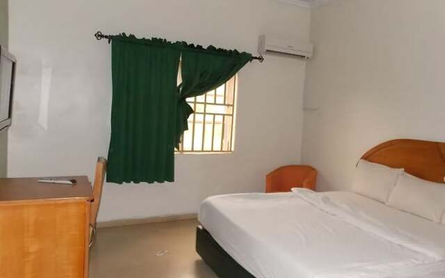 Mercy Suites And Leisure
