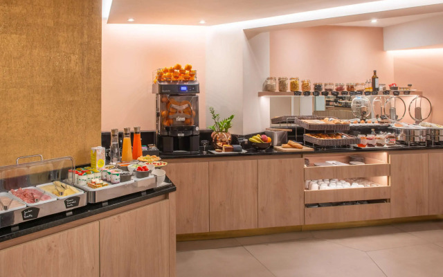 Hotel Arc Elysees