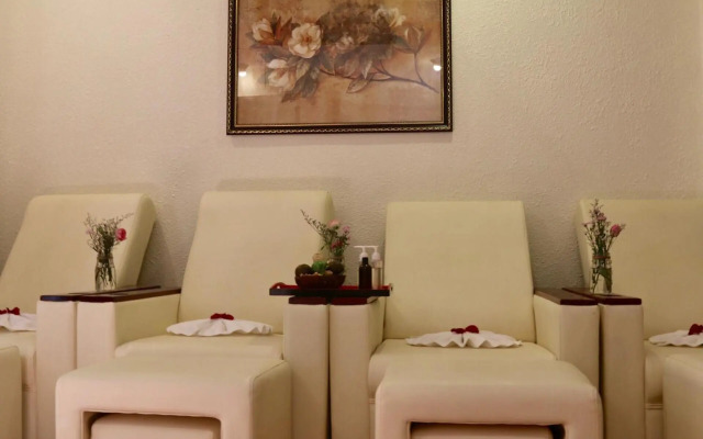 Long Life Riverside Hotel & Spa