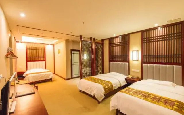Junlin Hotel (Yangshuo West Street Central Plaza Branch)