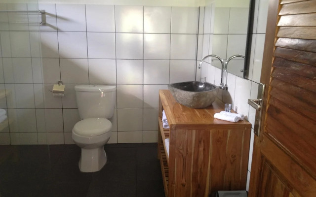 Pondok Anggrek Putih