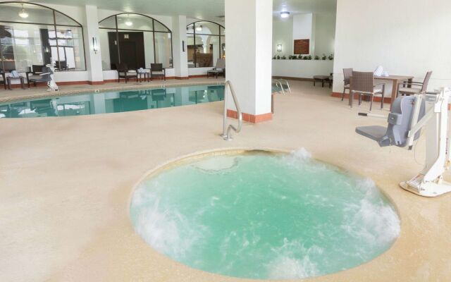 Embassy Suites by Hilton Tulsa I-44