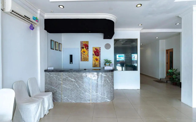 Urbanview Hotel Crystal Nagoya Batam by RedDoorz